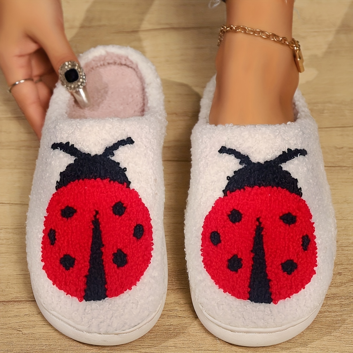 

Cozy Women's Slippers With Embroidery - Soft, Sole, Non-slip Indoor Shoes For Winter