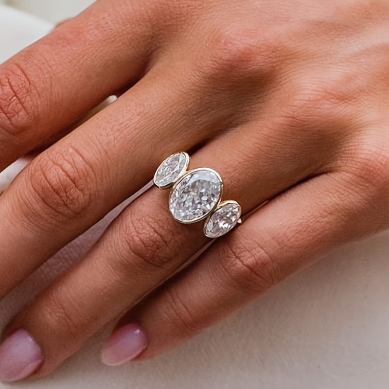 Luxurious Multi-Layer Oval Synthetic Zirconia Retro Party Ring