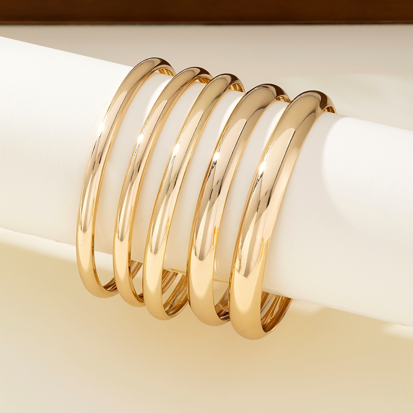 Image of 5pcs Fashionable Minimalist Metallic Glossy Bracelet Set For Women' Wear