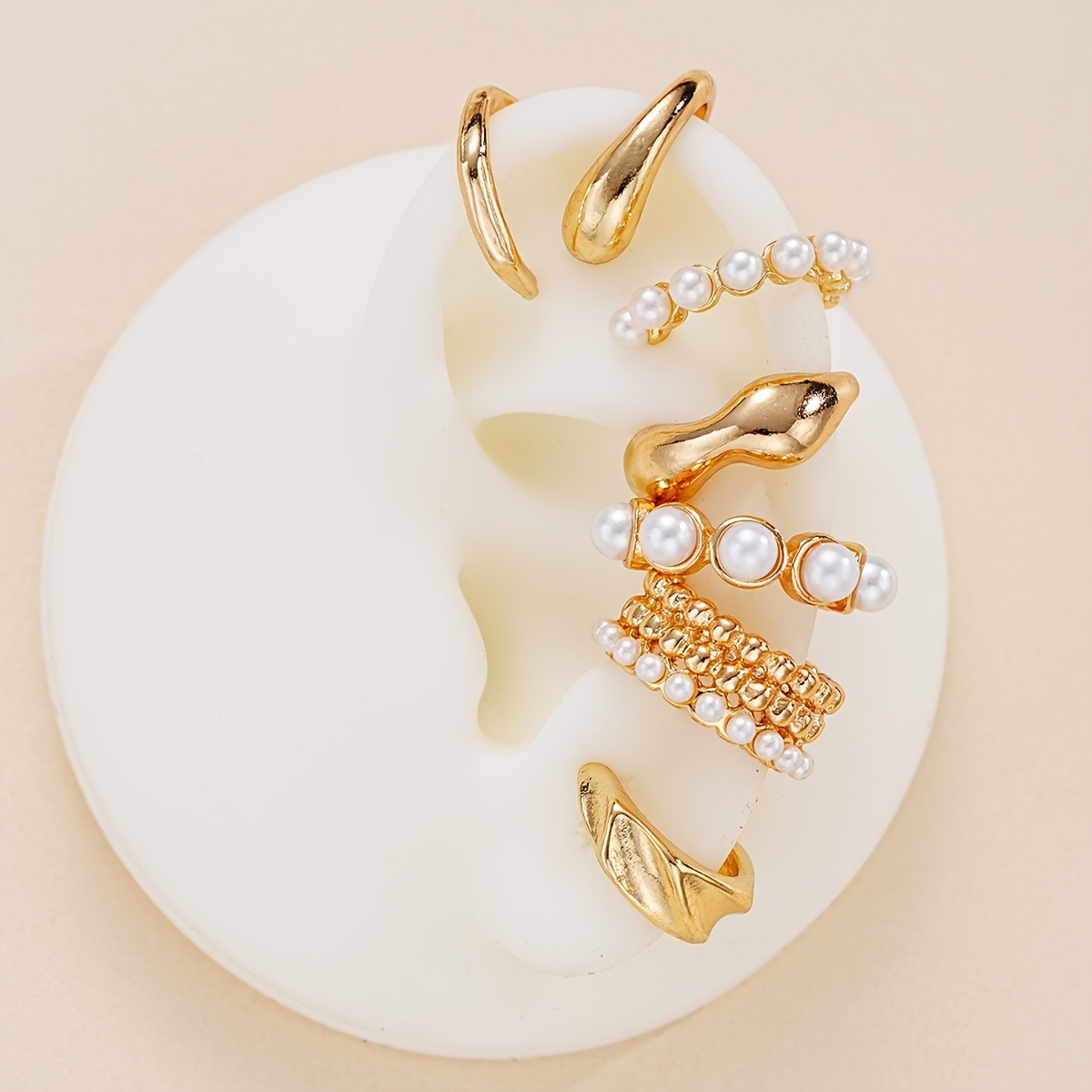 TEMU 7 piezas de aretes de clip para mujer, modernos, lujosos y elegantes estilo "Old Money", de perlas, superficie ancha irregular, juego de clips