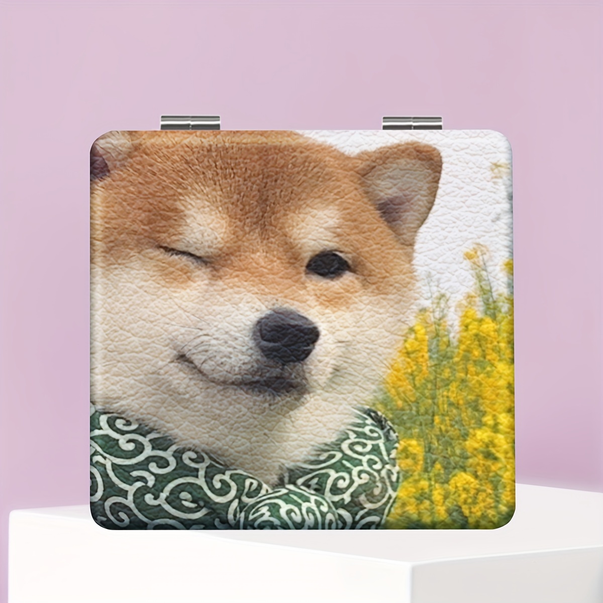 TEMU 【商品名】愛らしい子犬をテーマにしたコンパクトミラー。外出先でのメイクの補修に最適。ミニハンドミラーは、ホリデー、誕生日、クリスマス、新年、感謝祭などの特別な祝日に、誰にでも贈るのに最適なギフトです。