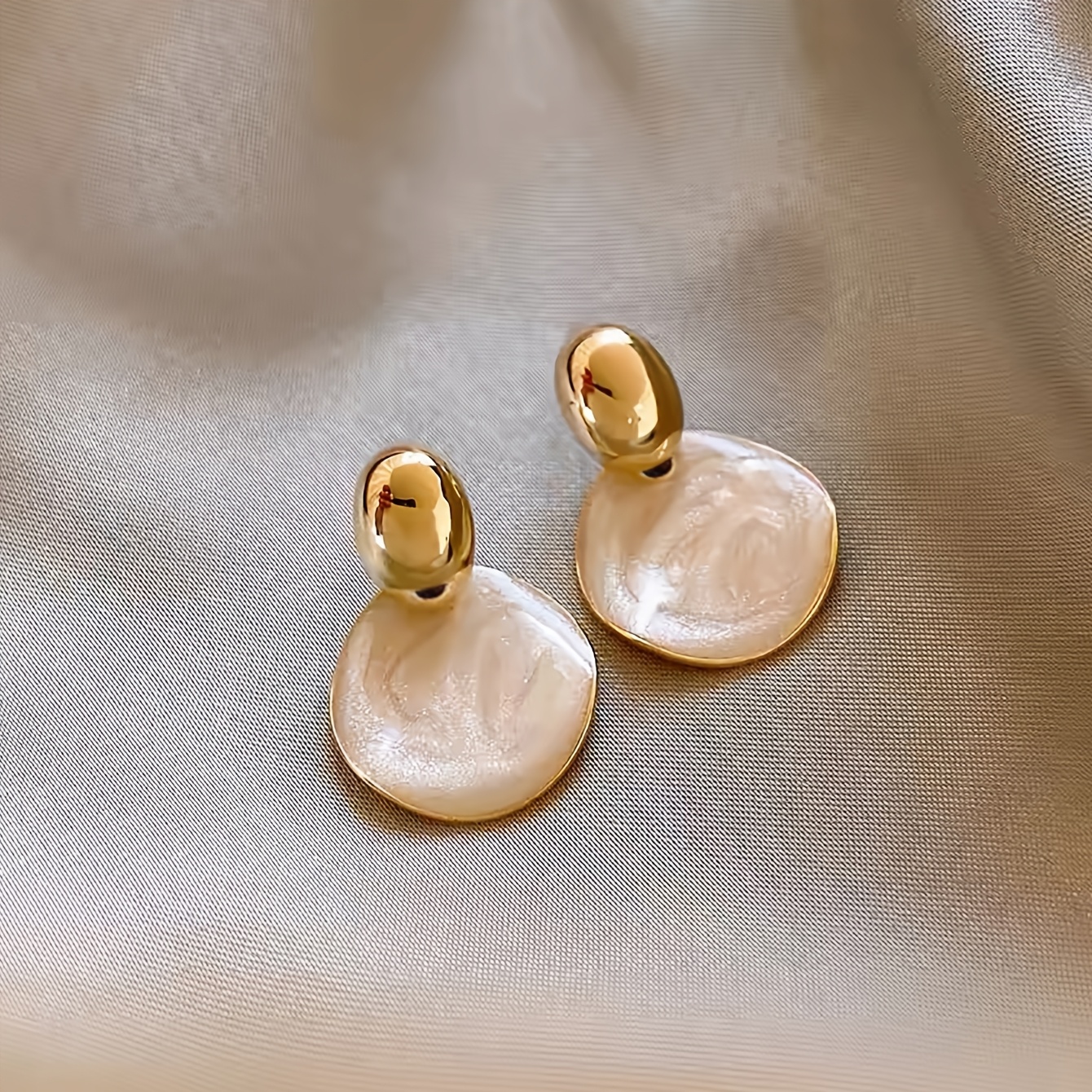 TEMU 1 Pair Minimalist Exquisite Elegant White Enamel Drip Oil Geometric Small Bean Design High-end Sense Earrings Suitable For Women' Casual Wear