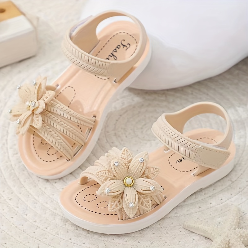 Soft and Comfortable Princess Sandals for Little Girls: Floral Design, Low Heel, and Lightweight Construction