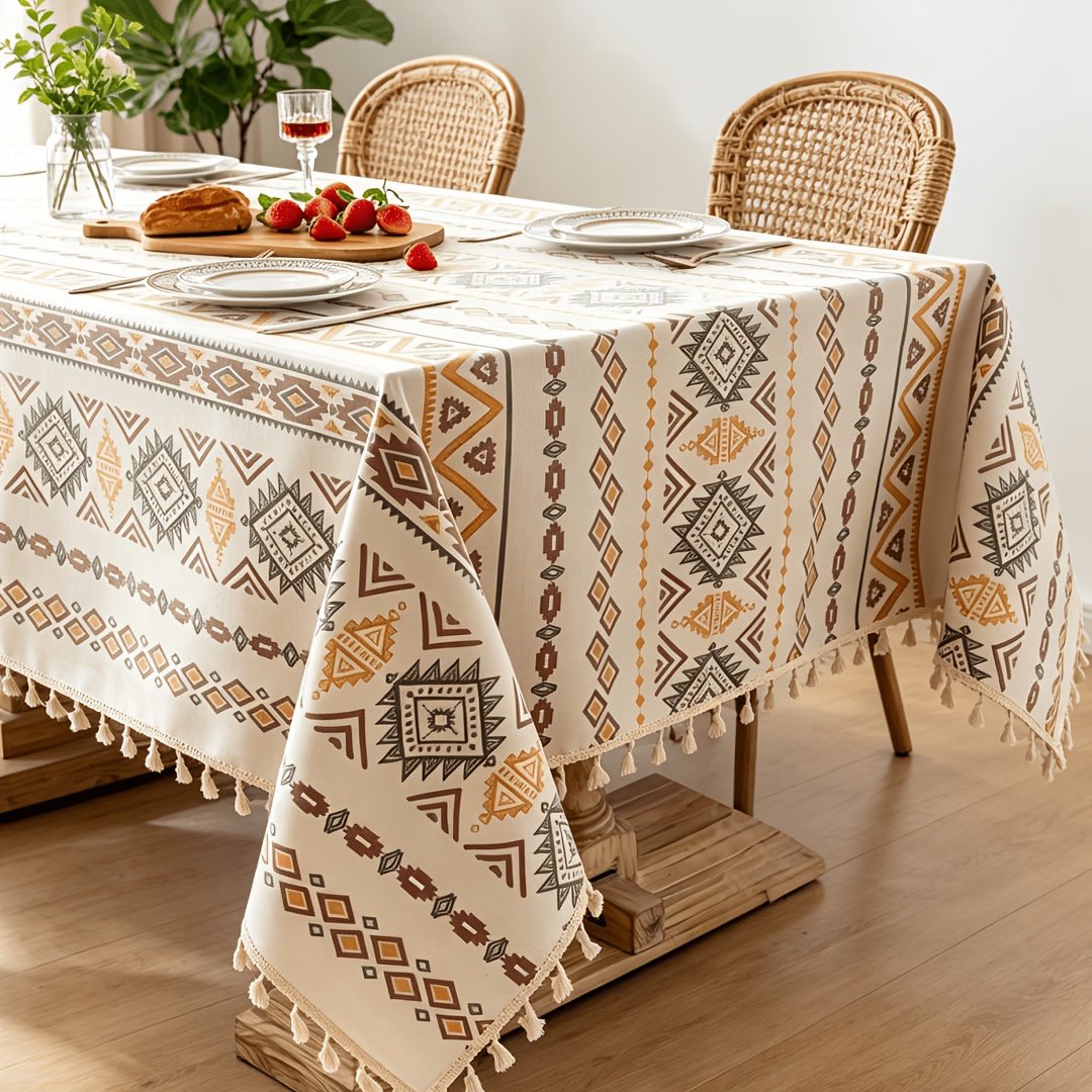 1 Stück Böhmische Tischdecke mit geometrischen Mustern und Quasten