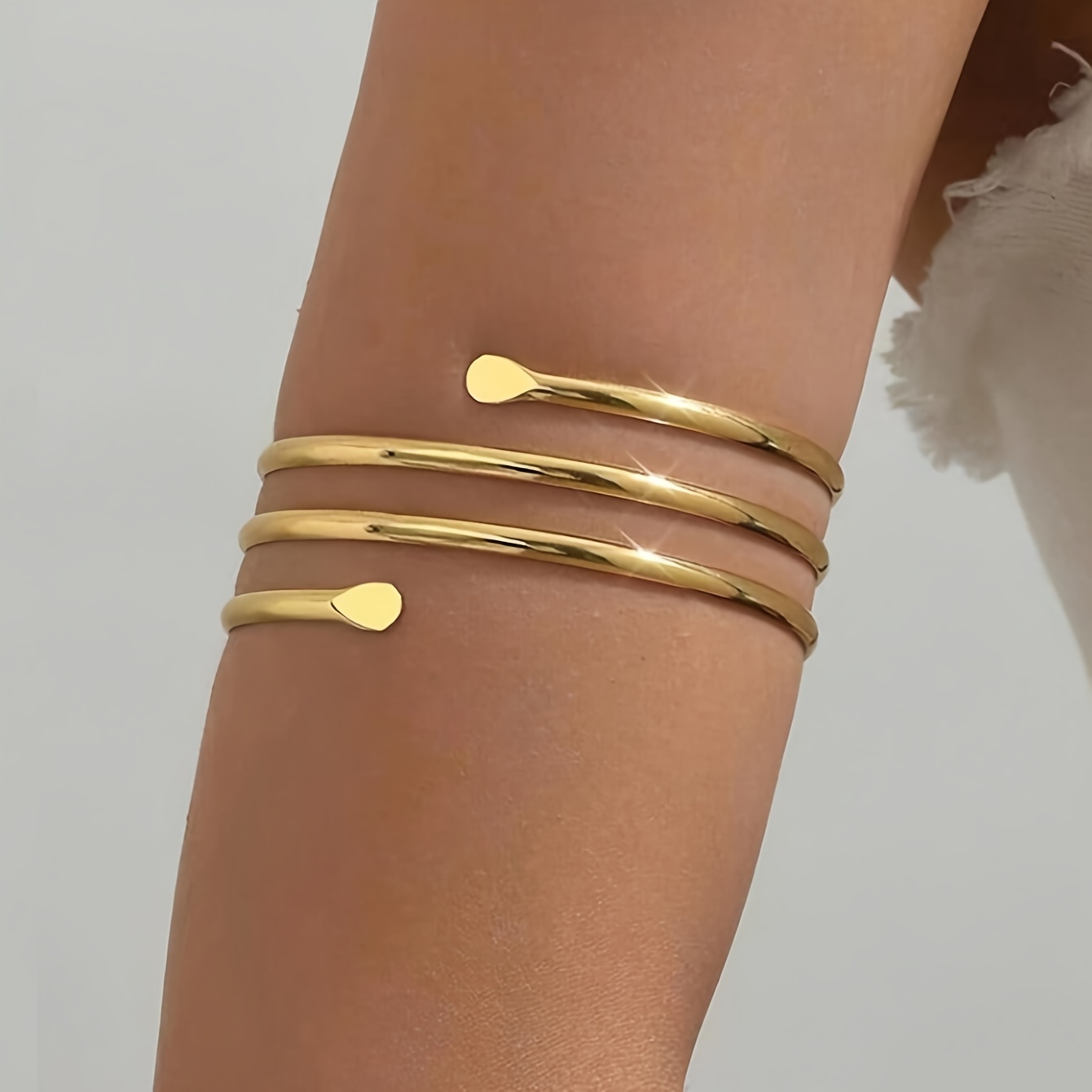 

Elegant Triple-layer Hollow Out Arm Cuff - Zinc Alloy, Casual Attire & Music Festivals