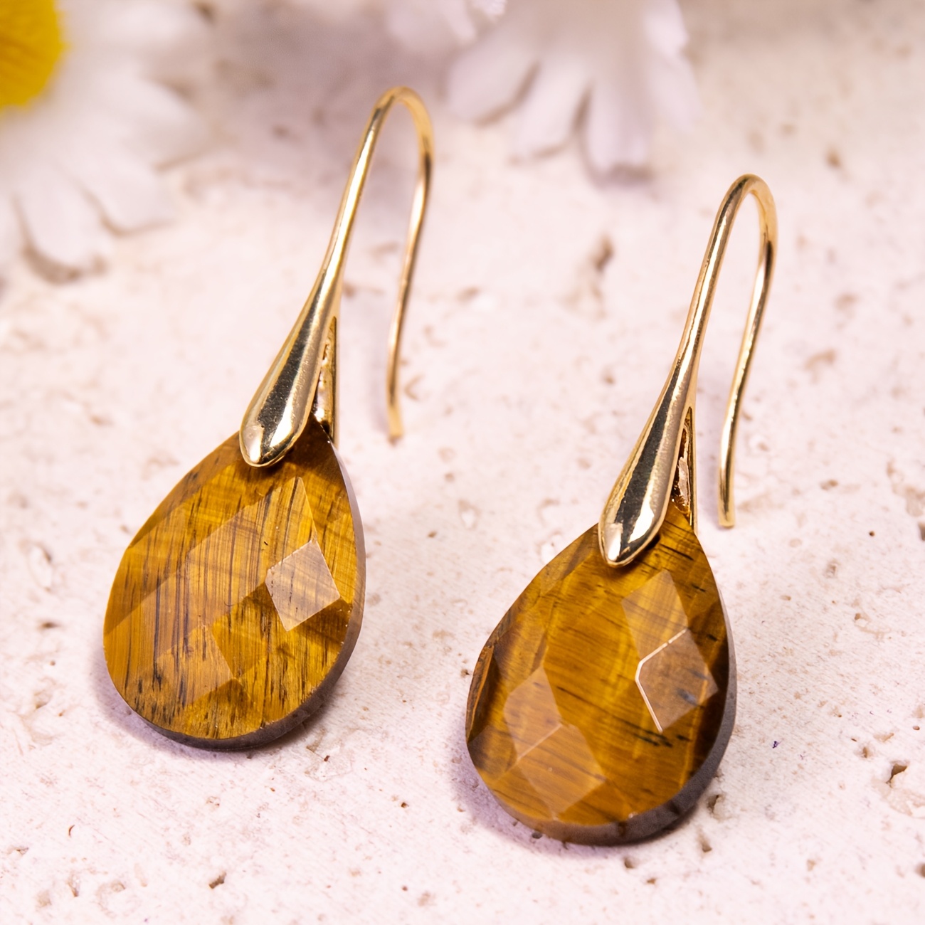 E-shop Elegante Tigeraugen-Ohrringe mit Natursteinmustern, Kupferstiften, geeignet für den und Musikfestivals, symbolisieren Stärke und