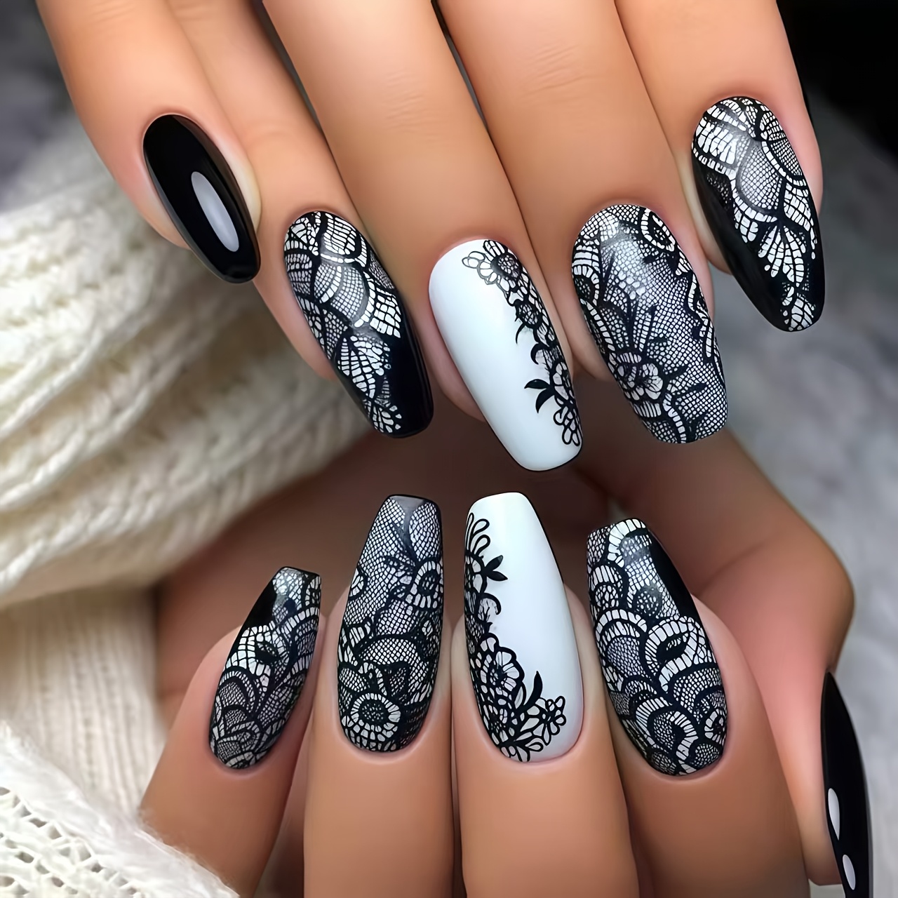 TEMU 24pcs Nail Art Set, Black And White Lace Pattern Press-on Nails, Style Nail Stickers, Glossy Removable Nails, Daily Wear, Clothing Decoration,
