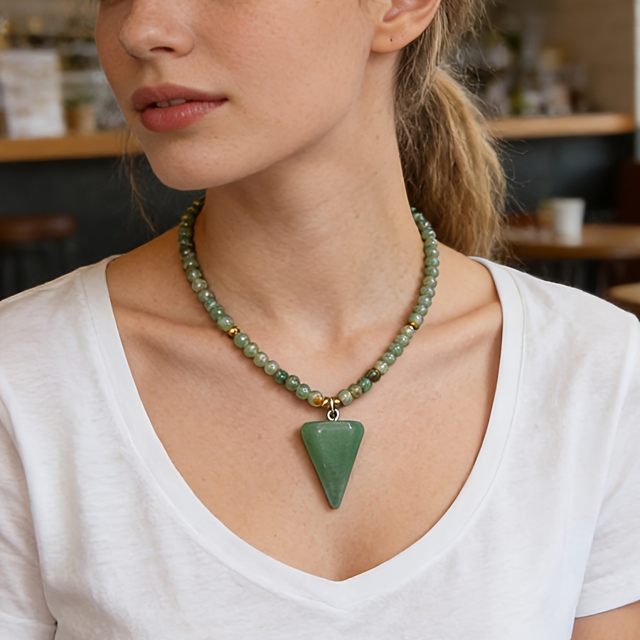Natural Stone Green Dongling Necklace with Vintage Cone-Shaped Pendant