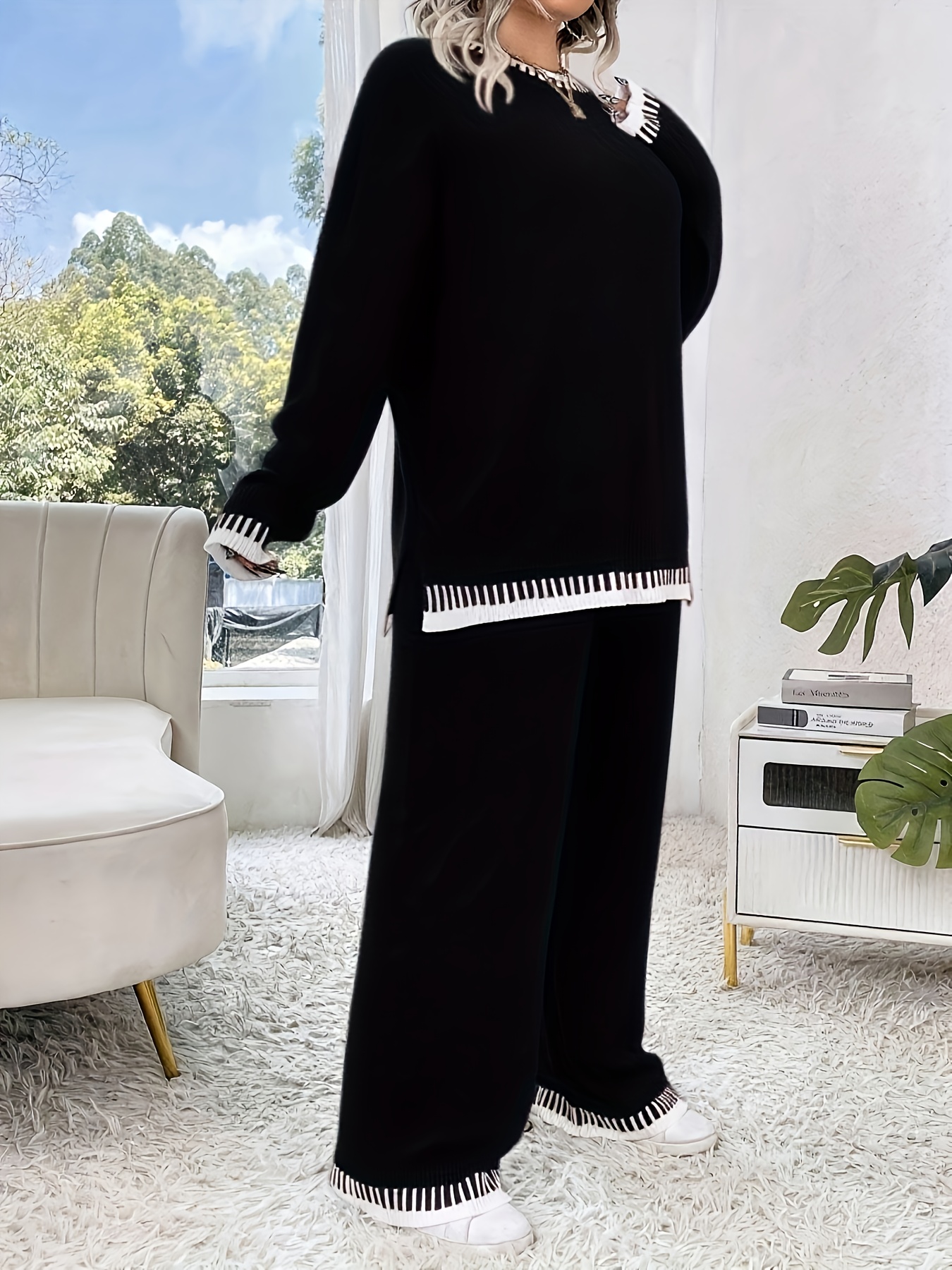 Plus Size Damen Outfit mit braunem Colorblock Sweater und Hose – Rundhals, Langarm, Stretch