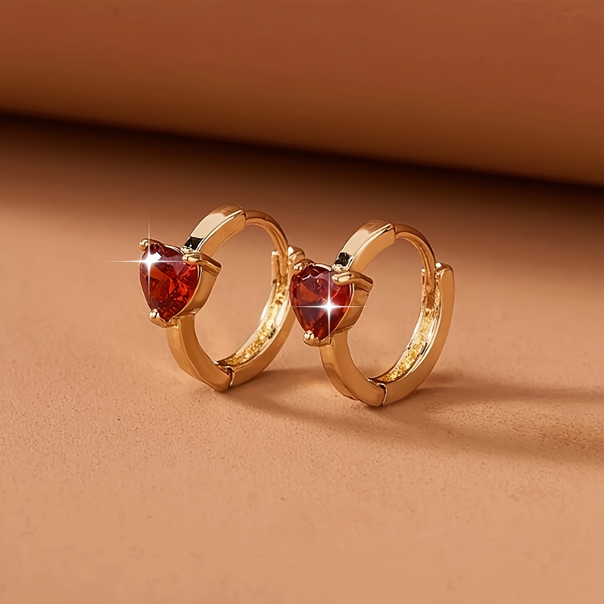 1 Pair Of Simple And Fashionable Copper-set Colorful Synthetic Zirconia Heart-shaped Ear Studs, Versatile And Petite Hoop Earrings With Colorful Gemstones