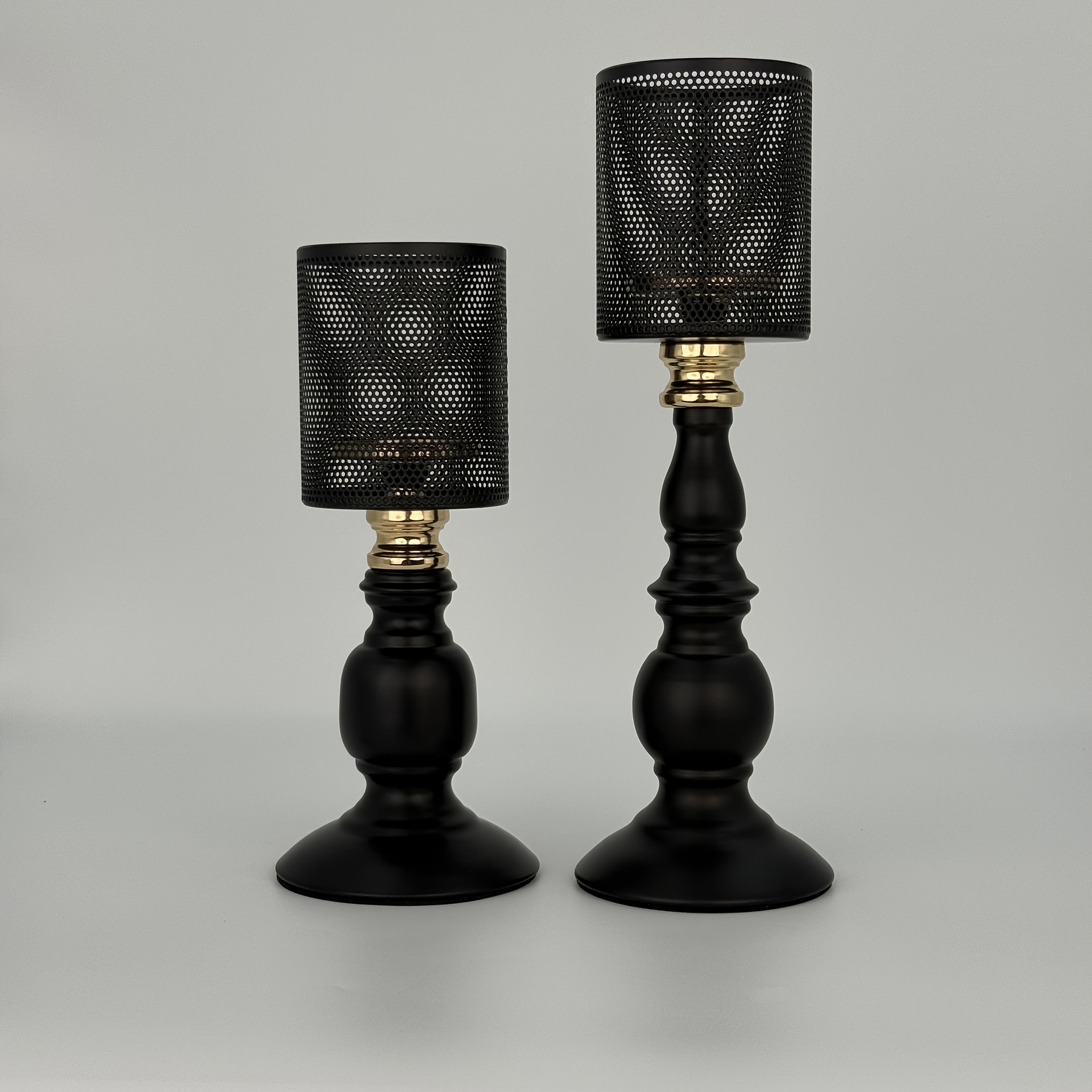 American Candlestick Candlelight Dinner Candle Cup Ambiance Decoration Black Iron Candlestick Craft Ornament (candle Not Included)