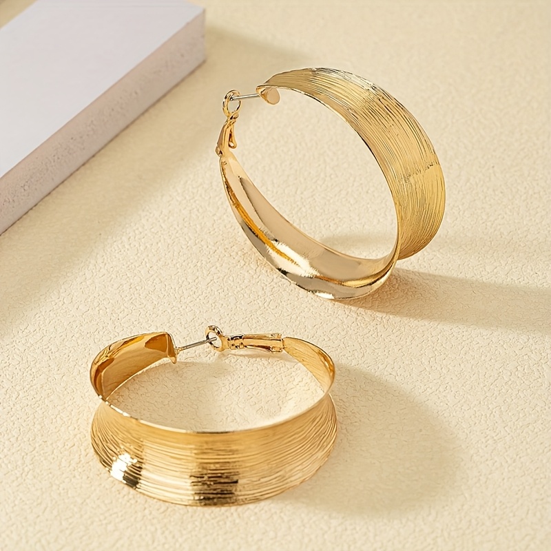 2pcs Set of Bold Wide Band Textured Hoop Earrings for Women
