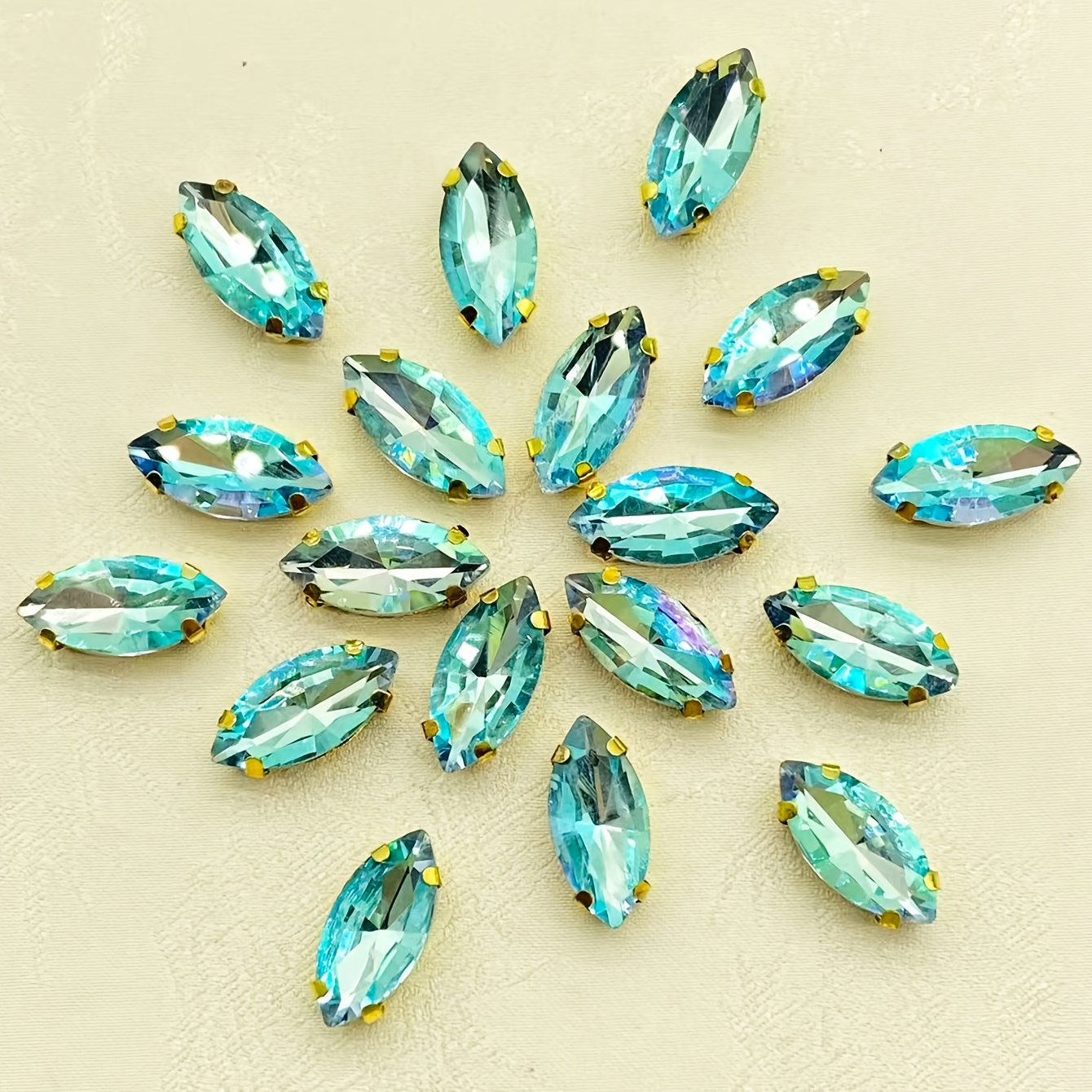 TEMU 40 Piezas de Pedrería para Coser, Colores y Formas Variadas, Cristales de Vidrio, Gemas de Cristal con Base y Garra Dorada para Joyería,