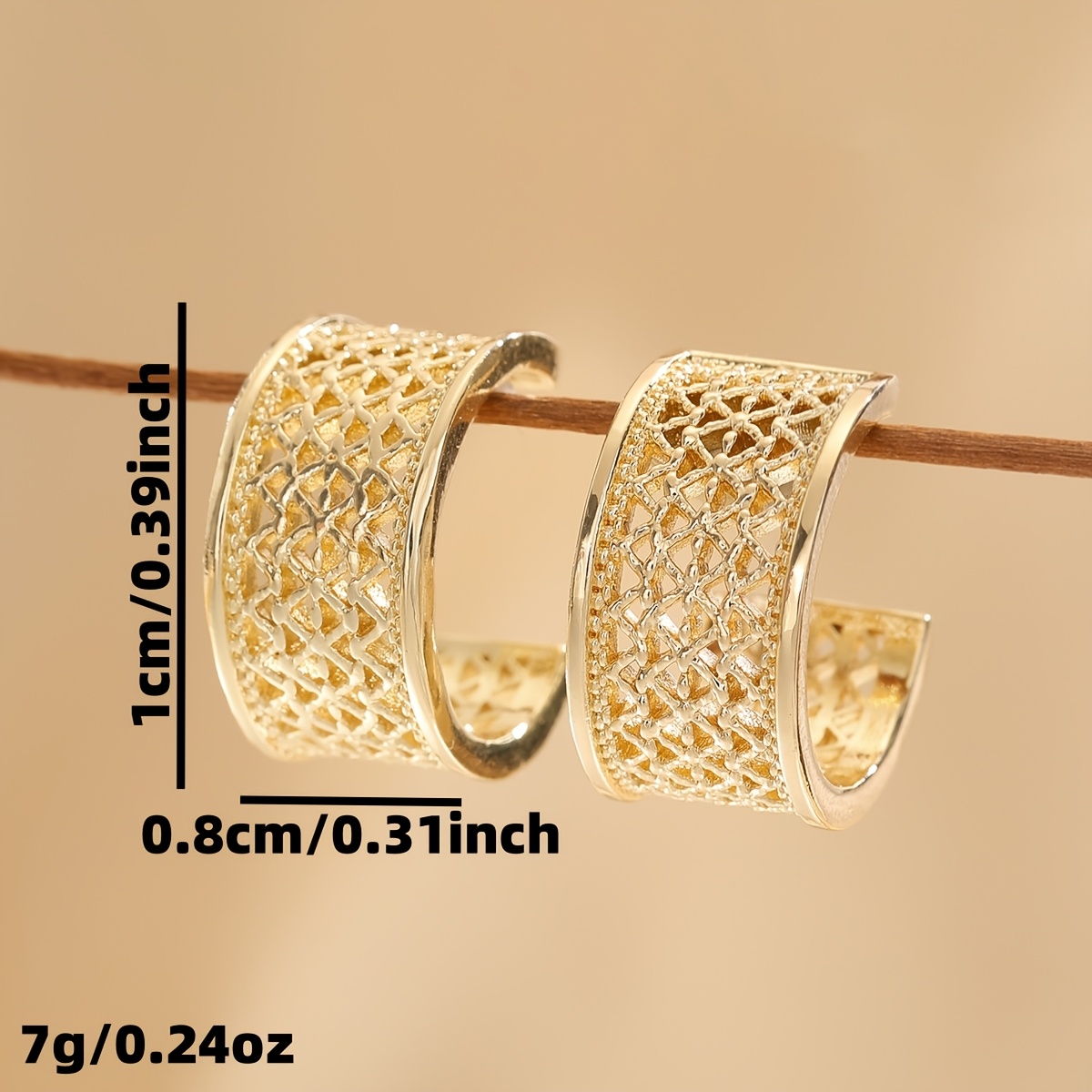 Women's Vintage Wide-Face Curved Stud Earrings