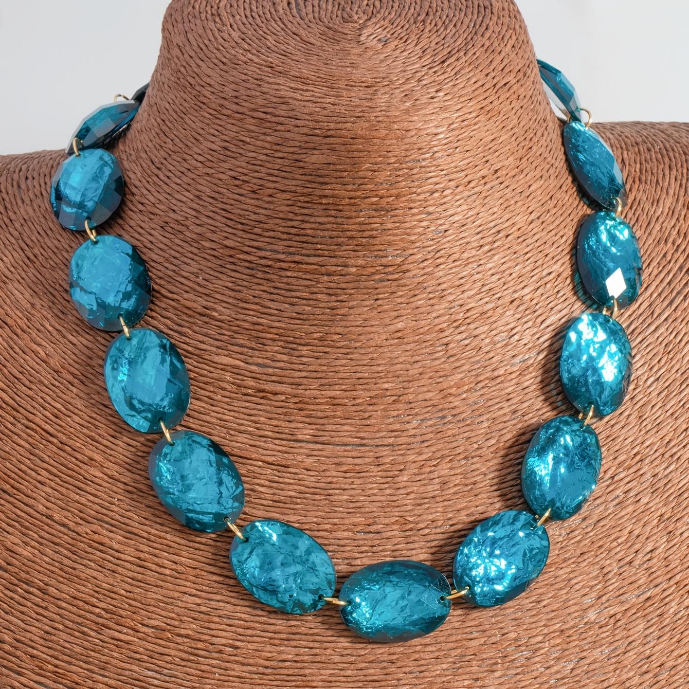 TEMU A Vintage Oval Resin Necklace With A High-end Feel, Easy Collarbone Chain, Versatile , And Elegant Additions For Women