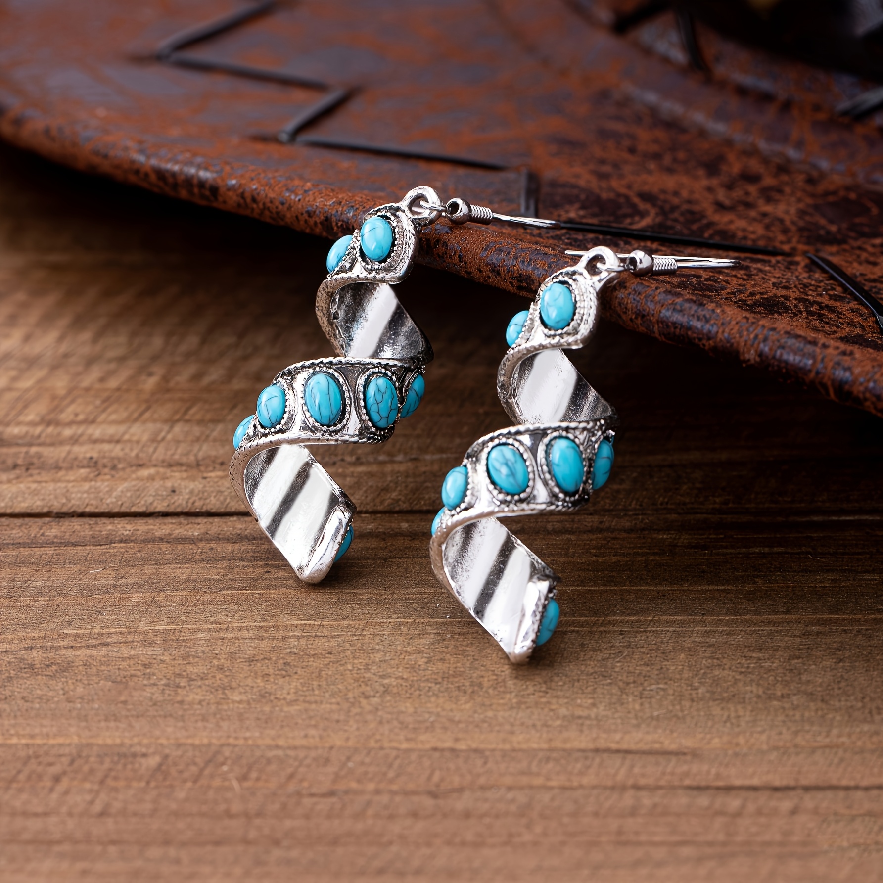 E-shop Ein Paar klassische Western-Spiral-Ohrringe-Set mit Türkis, vielseitige Ohrhänger geeignet für den täglichen Gebrauch als Geschenk für Damen