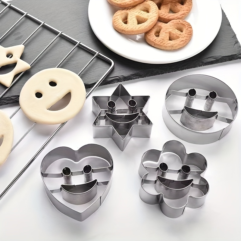 stainless steel   face cookie cutter diy 4pcs set molds cutting baking tools for kitchen restaurant back to   easter halloween christmas   fruit mold Product details 7