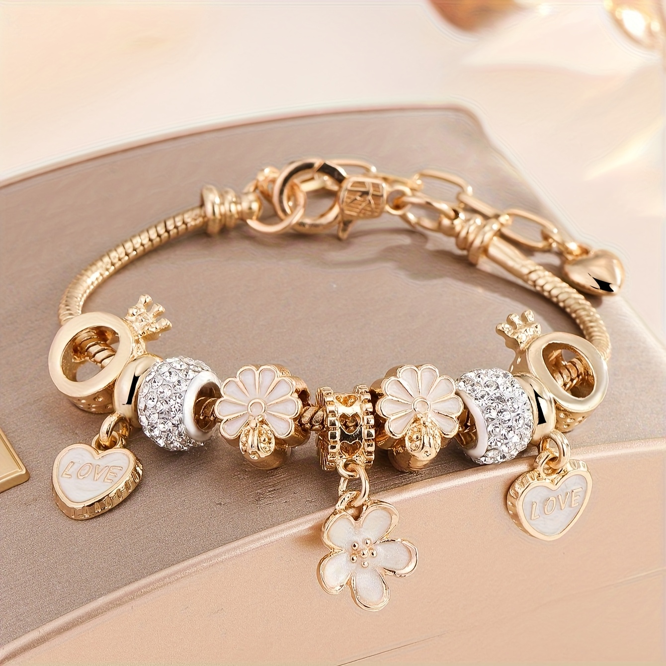 TEMU 1pc Bracelet de mode artisanal pour femmes avec pendentif fleur à pétales, , pêche, cœur, couronne , chaîne en os de