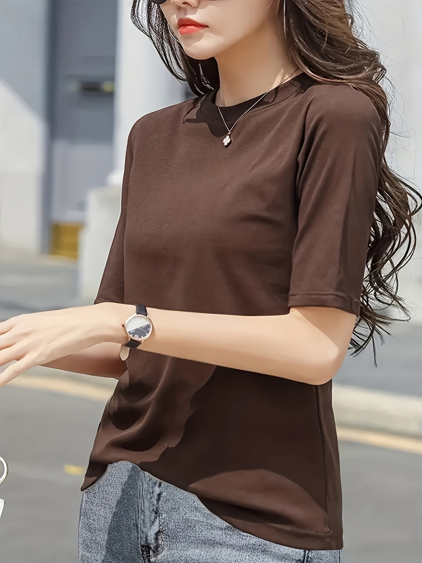 Women's Stretchy Slim-Fit Mid-Sleeve T-Shirt - Lightweight Round Neck Casual Top, Solid Color All-Season Layering Essential, Machine Washable, Versatile Clothing, Sensual Fit Tee, Easycare Material