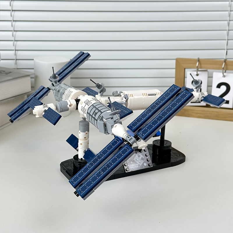 Space Explorer Building Block Set, International Space Station