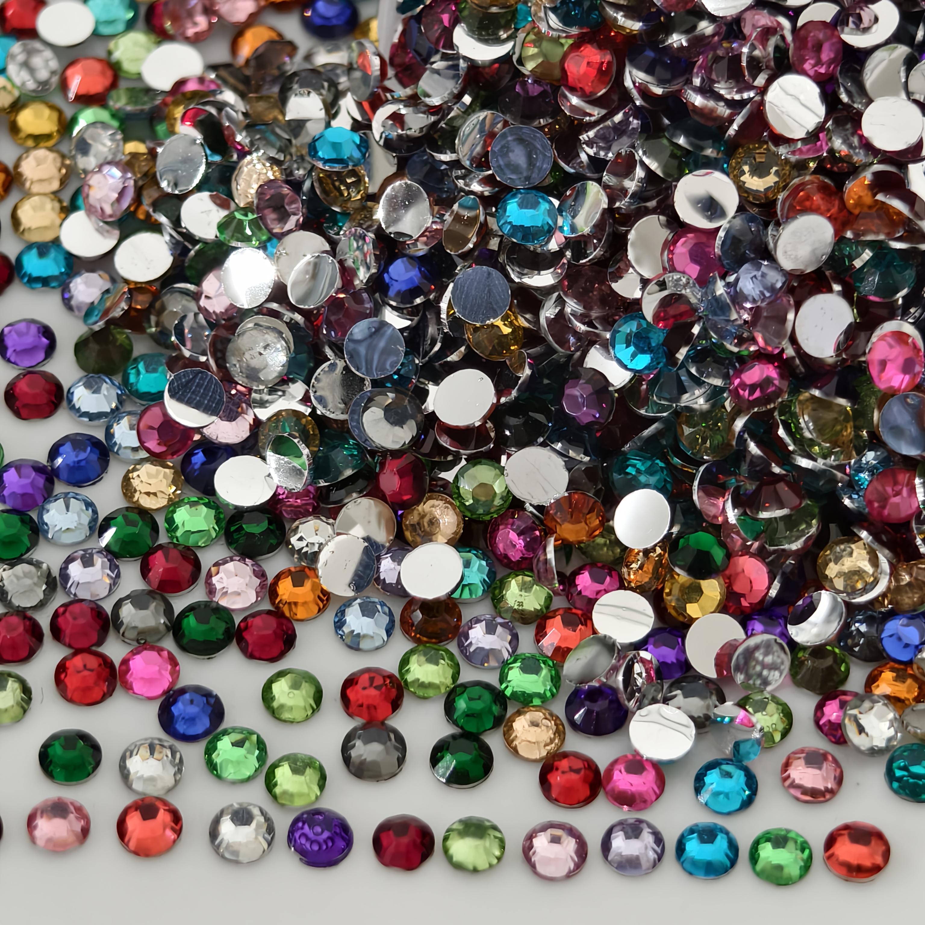 TEMU 2994pcs 15 Mixed Colors 3mm Round Resin Sequins, Bohemian Style High-quality Silvery Flat-back Rhinestones, Suitable For Mugs, Bottles, Glass