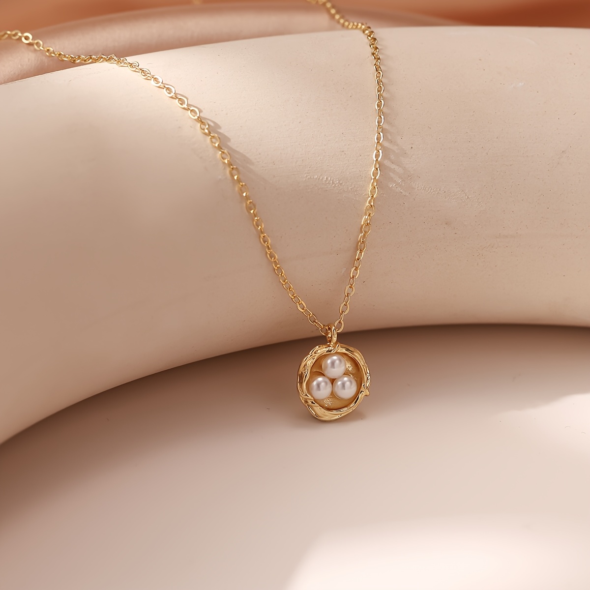 Women's Gentle Style Bird's Nest Necklace, High-Quality Copper