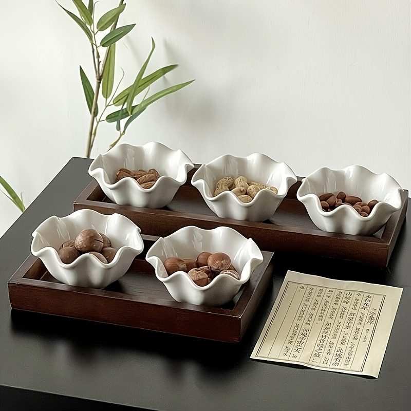 4pcs White Lace-Edged Dessert Plates for Serving