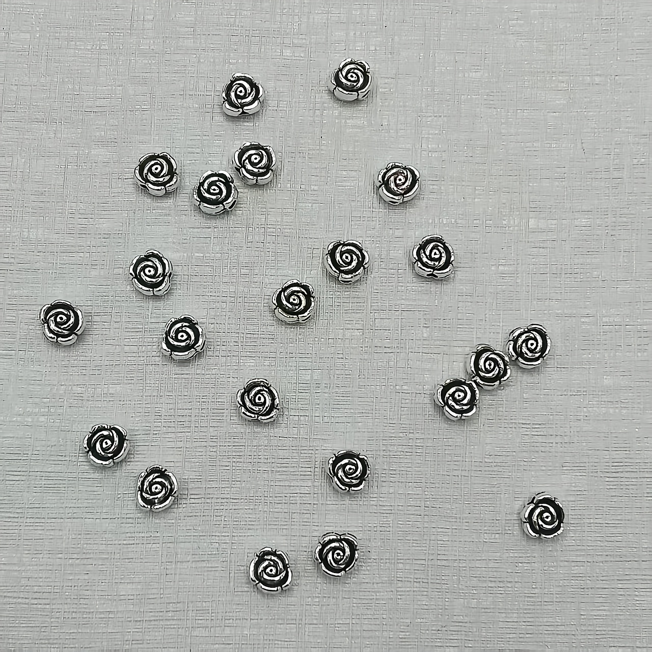 12pcs Classic Retro Double-Sided Rose Flower Shaped Decorative Beads