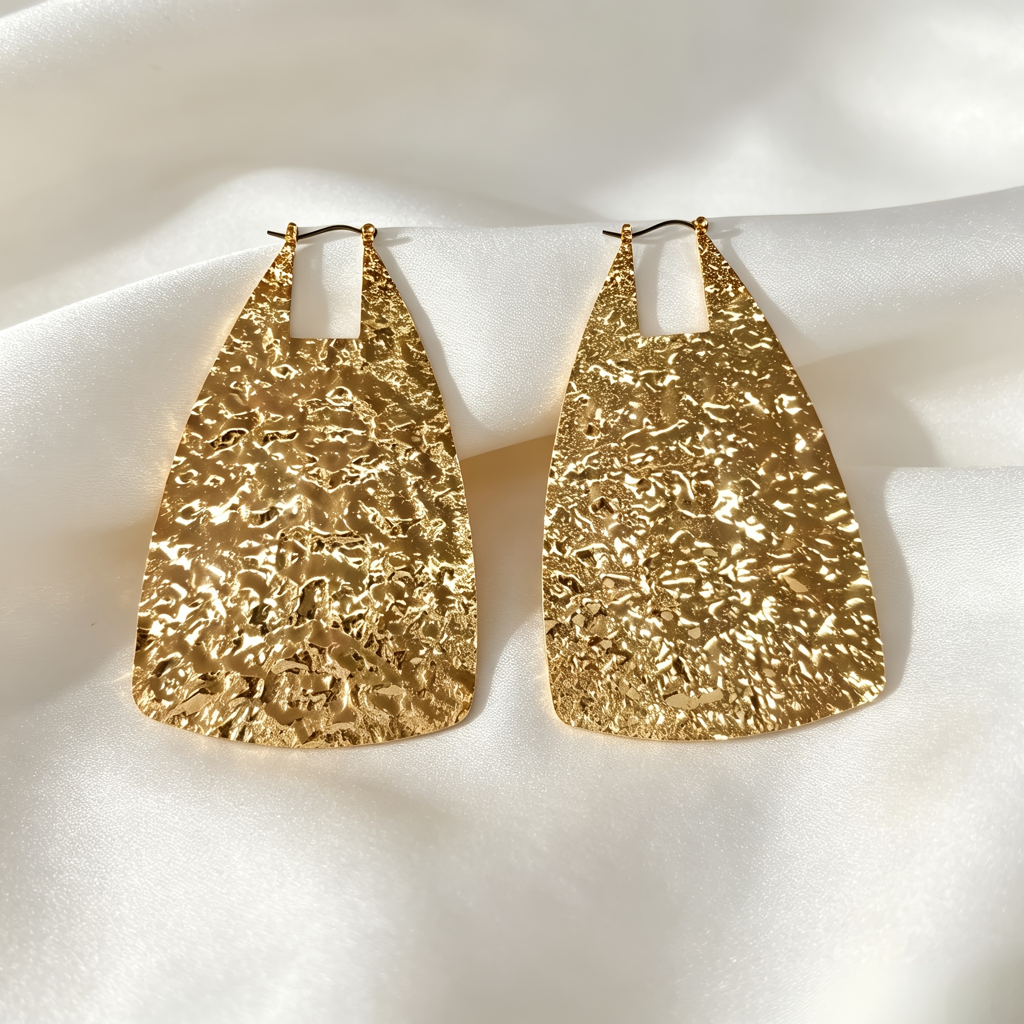 Women's Geometric Hammered Texture Drop Earrings