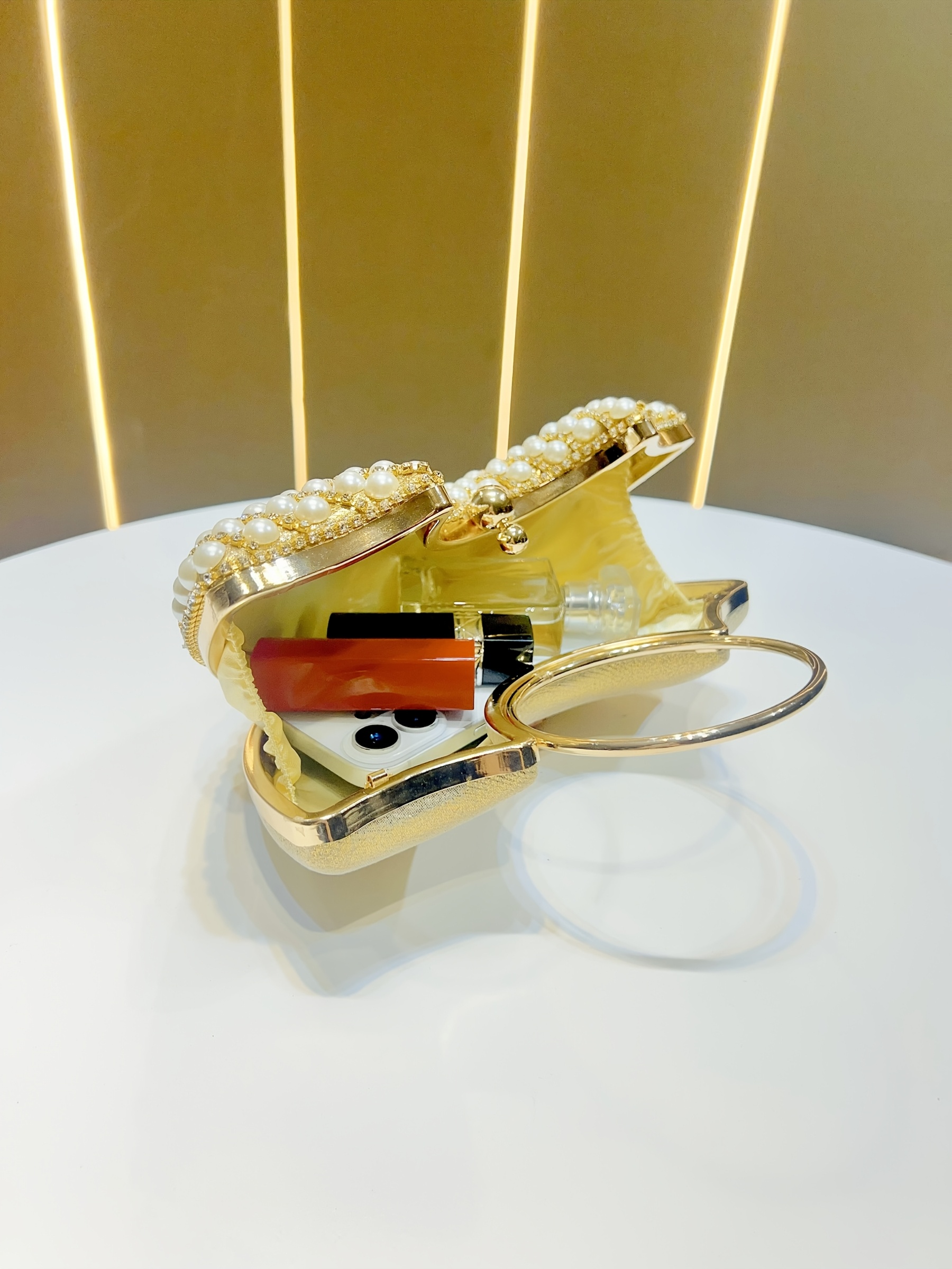 Elegant Women'S Pearl-Embellished Crossbody Bag with Detachable Shoulder Strap - Golden-Tone Metallic Strap, Beaded Detail, Versatile for Weddings, Daily Outings & Formal Events - Perfect Gift for Her, Wedding Accessory, Sophisticated Style, Pearl Embellishments