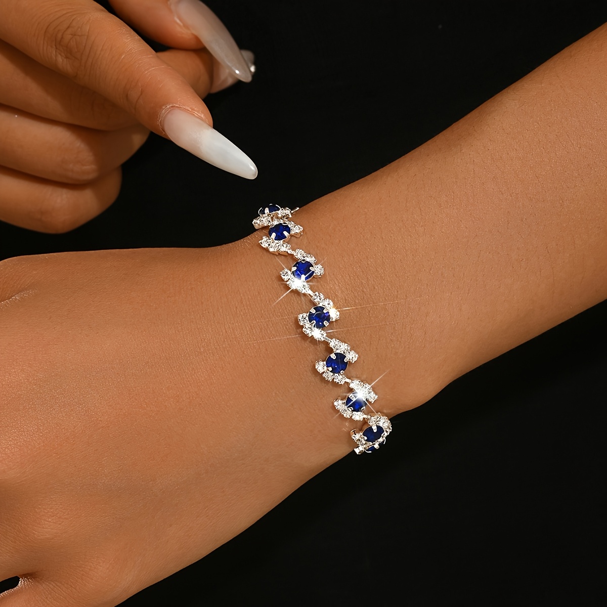 Image of Elegant Light Luxury Wave Bracelet, Sophisticated High-end Design Hand Jewelry, Versatile Women's Temperament Accessory, Holiday Gift Jewelry