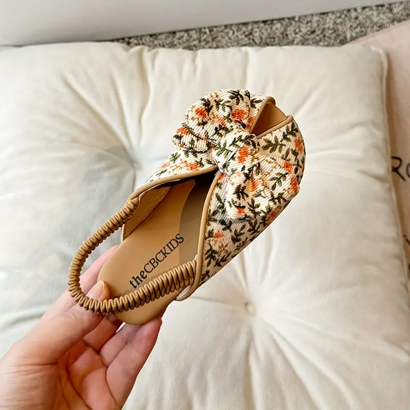 cute flat sandals for dresses Cute Girl In Flat Sandal Wear Incredible Flat Sandals To Pair With Dresses