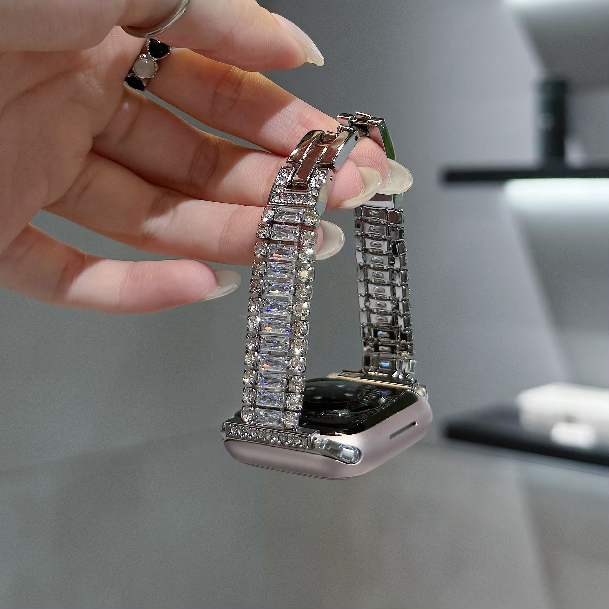 E-shop 1 Stück glänzendes Damen-Metall-Uhrenarmband für Apple Watch, passend für 38 mm/40 mm/41 mm/42 mm/44 mm/45 mm/46 mm/49 mm Uhrenarmband,