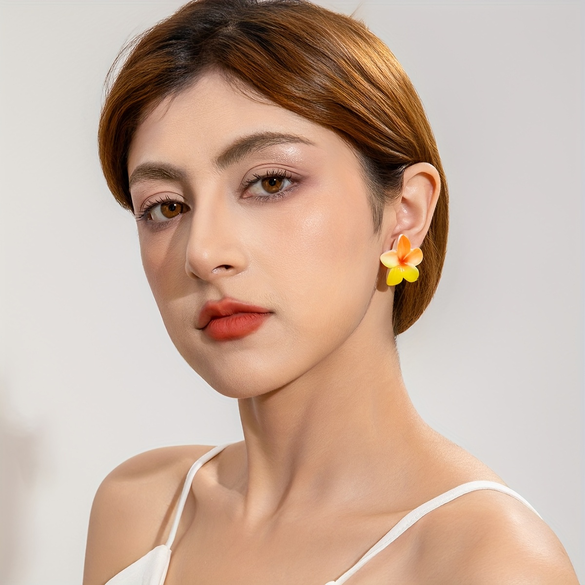 TEMU Par de aretes de perno de de plumeria de resina , adecuados para graduación, fiestas, reuniones y uso diario versátil para mujer, un regalo para