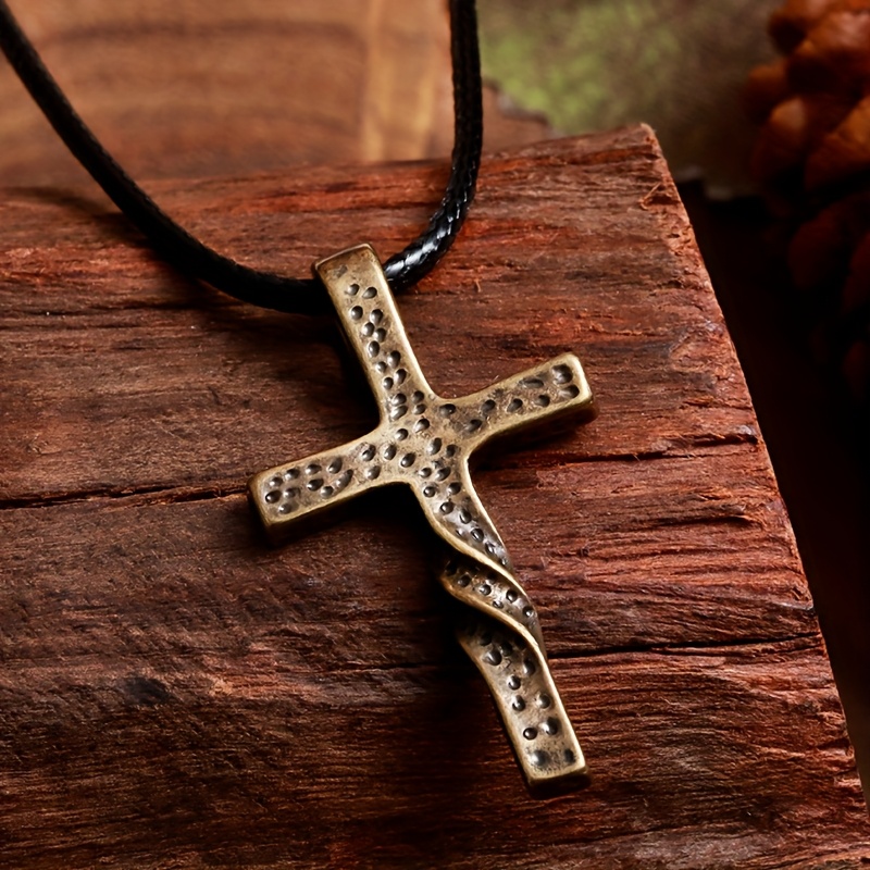 Retro Hammer Pattern Twisted Cross Pendant Necklace