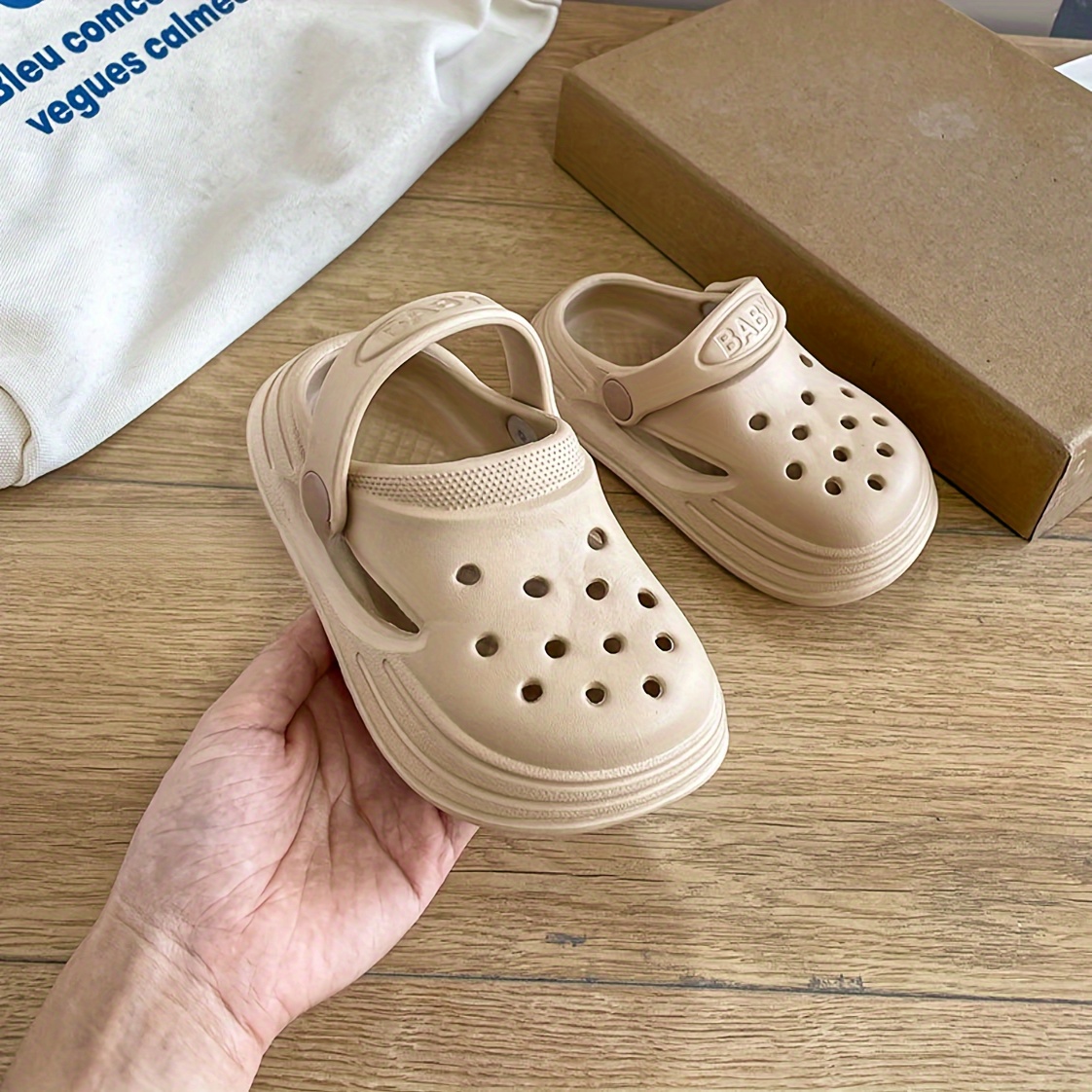Image of Eva Toe Caps, Fashionable And Easy Hole Shoes For Outdoor Wear, Children's And Children's Young Children, Spring, Summer, Autumn, Indoor And Outdoor Beach Anti-slip, Lightweight Hole Shoes