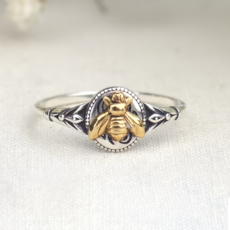 

Vintage Boho Bee Carved Ring, Zinc Alloy Fashion Jewelry, No Plating Antique Style Band For Daily Wear & Gift Giving - Single Pack