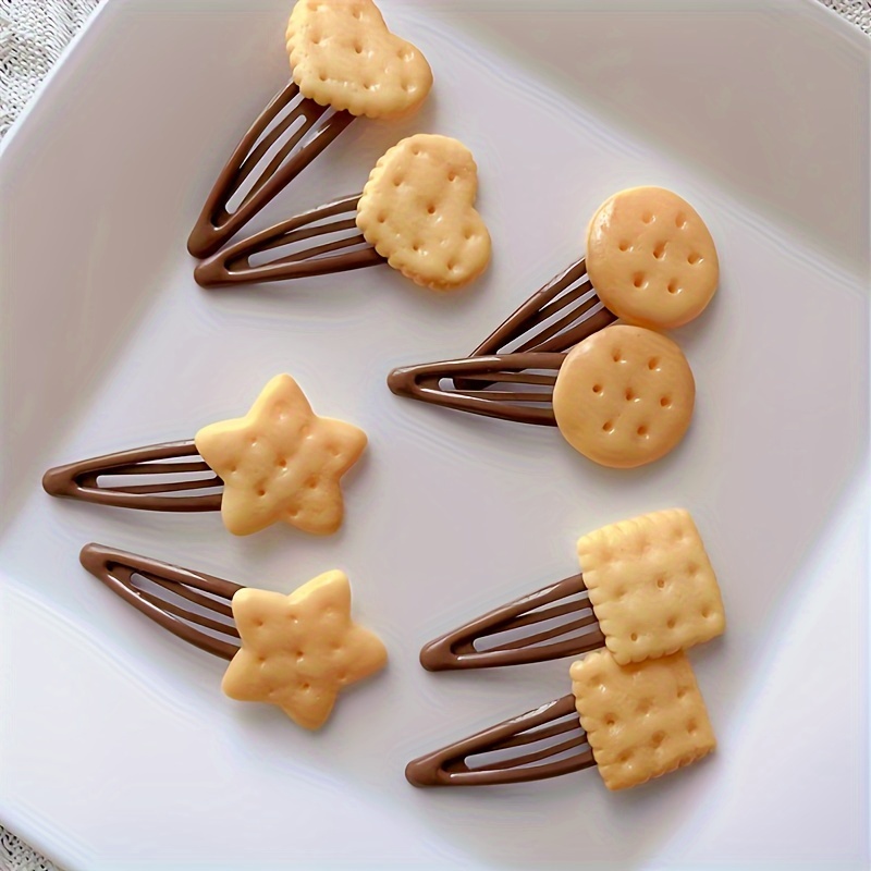 

8 Cookie-shaped Hair Clips Cute Simulated Cookie-themed Hair Clips, Outdoor Party Photos Prop Hair Accessories Simulated Cookies Cookie Button Side Clip Non-slip Clip Creative Hair Accessories