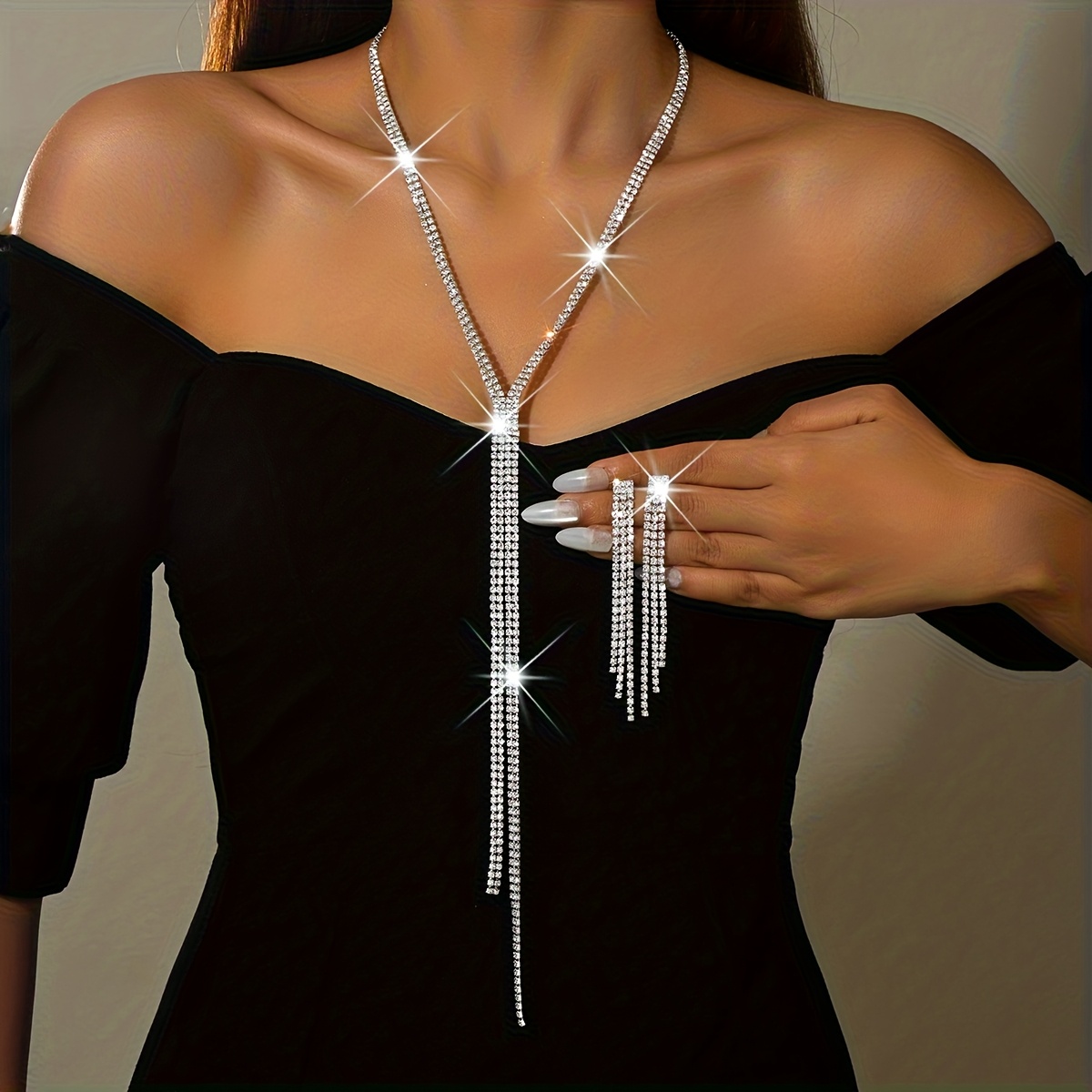 Image of A Luxurious And Sparkling Jewelry Set Featuring A Long Y-shaped Necklace And Tassel Earrings, Perfect For Brides , Parties, And Evening Events