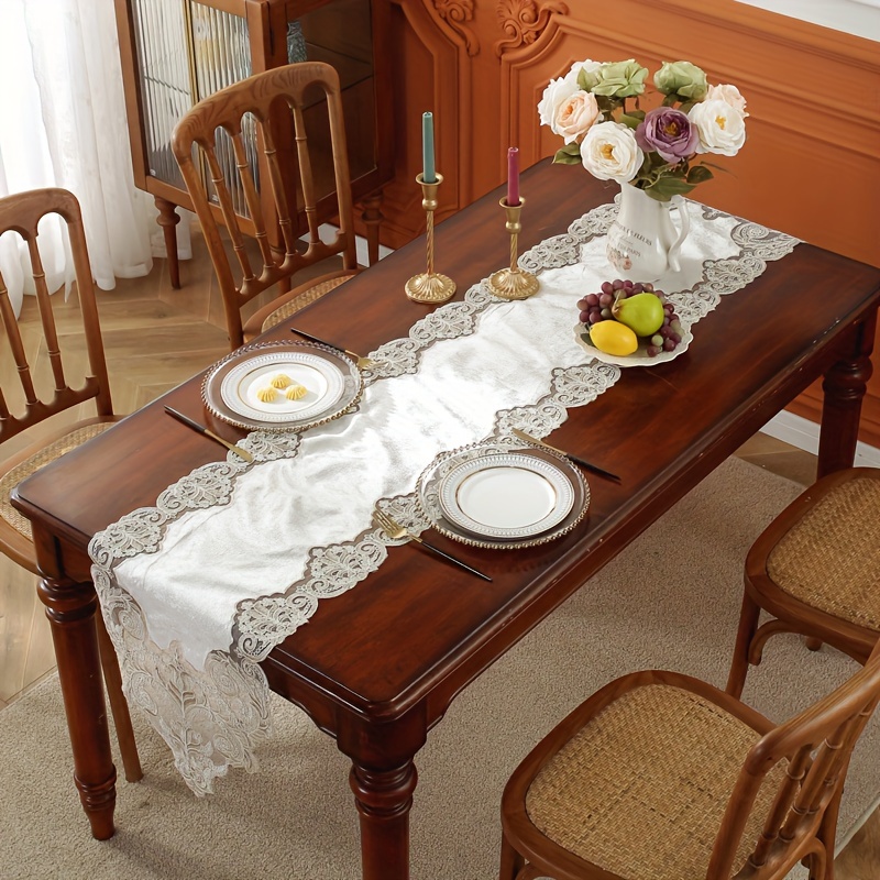 CHEMIN DE TABLE brodé en polyester epais ovale 50x150