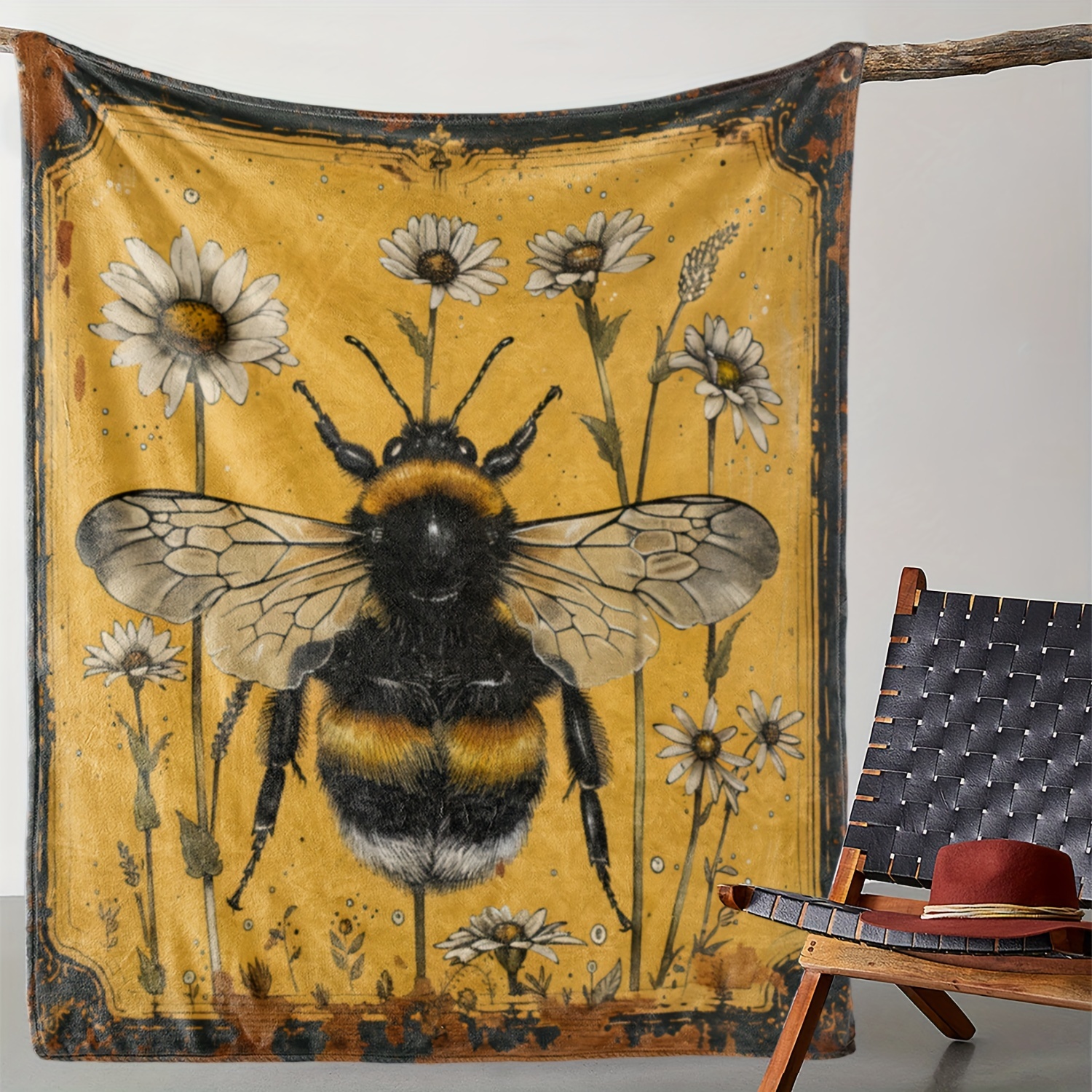 

Vintage Bee And Daisy Print Flannel Throw Blanket, Cozy Soft Warm Multipurpose Knitted Throw For Sofa, Bed, Office, Camping, Travel - All-season Digital Printed Polyester Cover, 250-300gsm