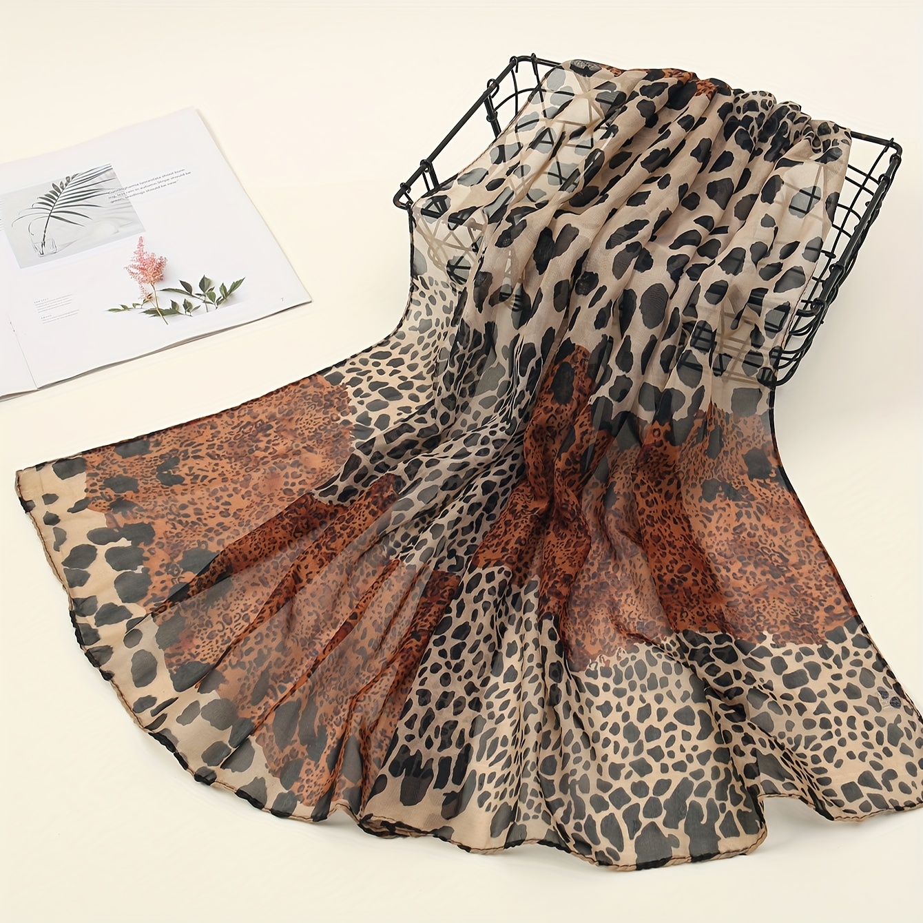 E-shop 1 Stück Schicker Leopardenmuster Schifon Tuch Für Frauen - Leicht, Mittellang, Vielseitige Bandana/Haar & Kopftuch, Für Anziehen, Strandüberzug