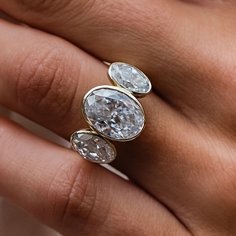 Luxurious Multi-Layer Oval Synthetic Zirconia Retro Party Ring
