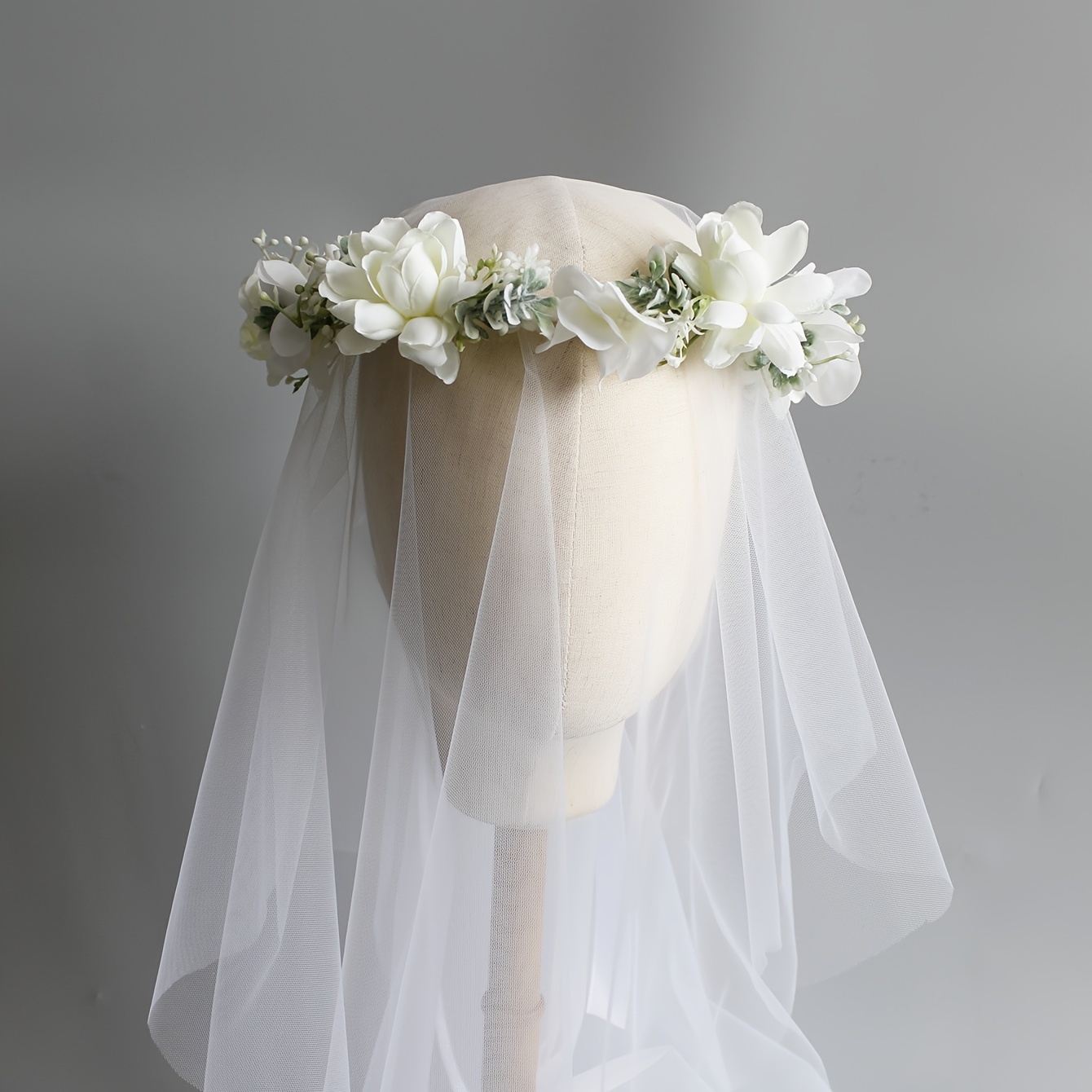 

Elegant Floral & Tulle Bridal Veil - Romantic White Wedding Headpiece For Brides And Parties