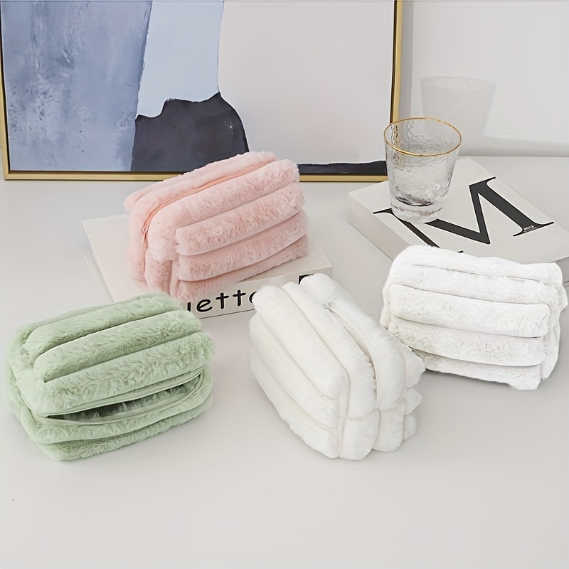 

1pc Large Capacity Fur Cosmetic Bag, Travel Accessory, , Hand Washable, No , In White, Pink, Green, Tsa Approved, No Print,