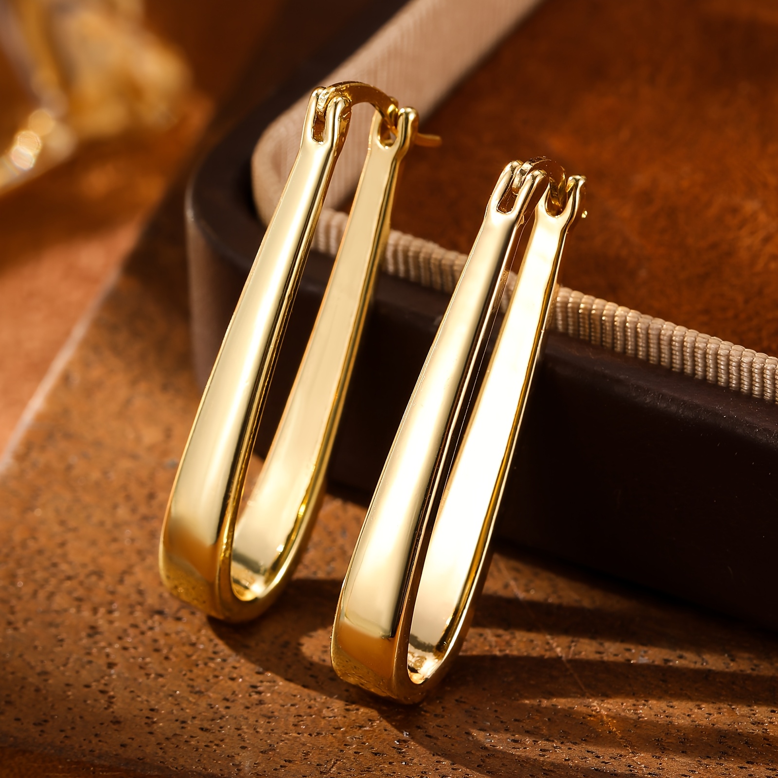 Image of 2pcs/pair Copper Plated 14k Golden Minimalist Ear Light Luxury High-end Earrings Cold Texture Oval Fashion Earrings - Suitable For To