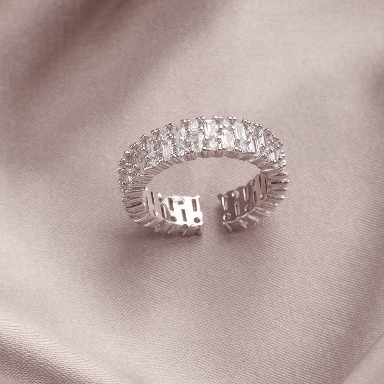 E-shop Modischer 5A Zirkonia Offener Ring - Minimalistisches Verstellbares Stapelband - Eleganter Funkelnder Statement-Schmuck für Frauen