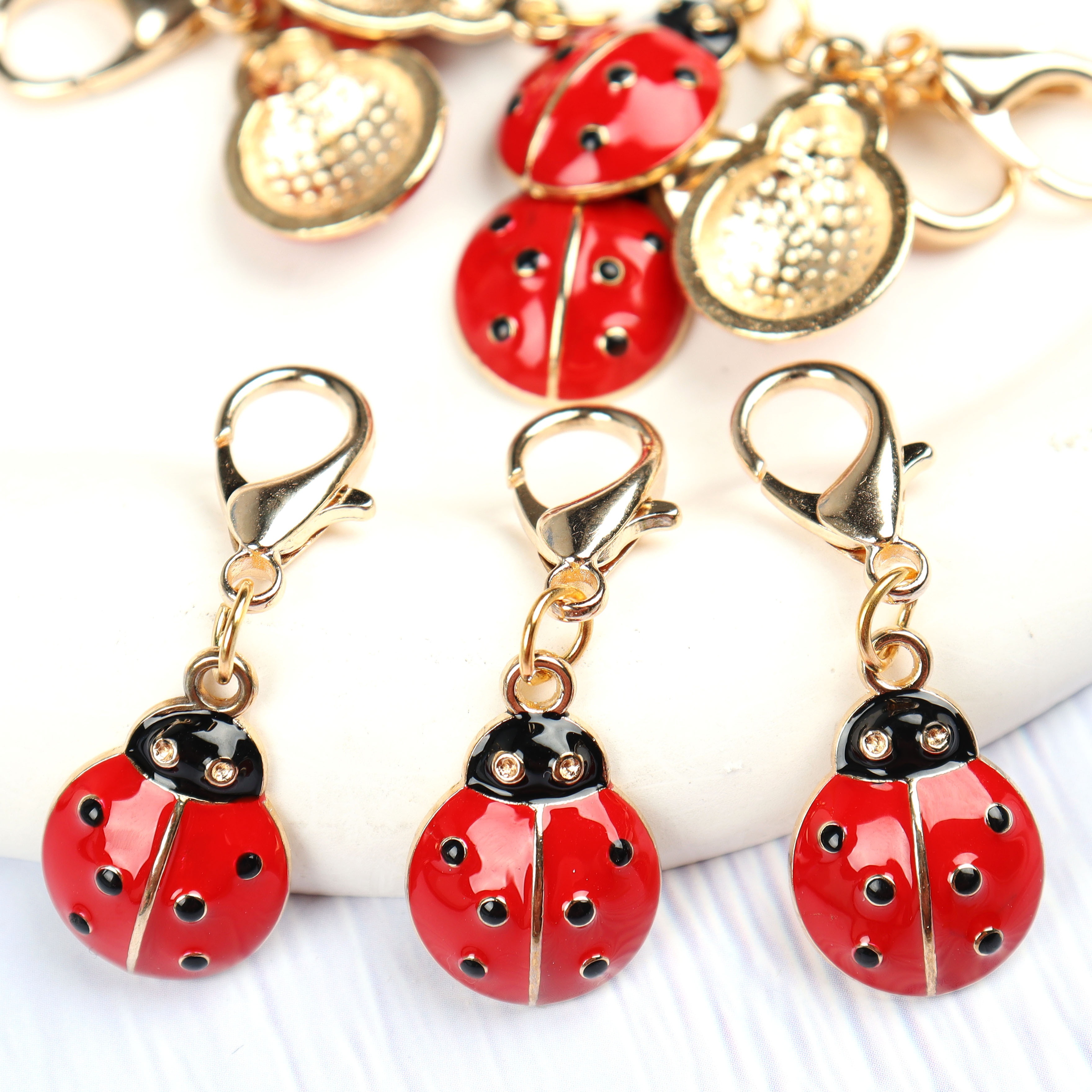 

1pc/ 5pcs /10pcs Funny Ladybug Mini Keychain Small Pendant Bag Decoration Gift Graduation Season Gift