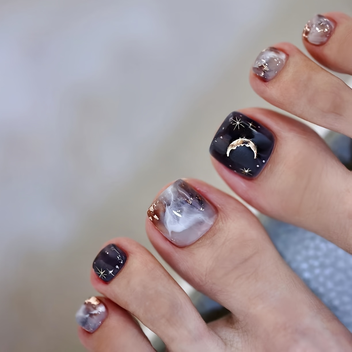 TEMU Y2k 24pcs Of Faded Star And Moon Toe False Nails, Gradient Sequins, Summer , Refreshing, Fashionable, Versatile, White Temperament, Foot Nail Art, Essential For Travel And Commuting