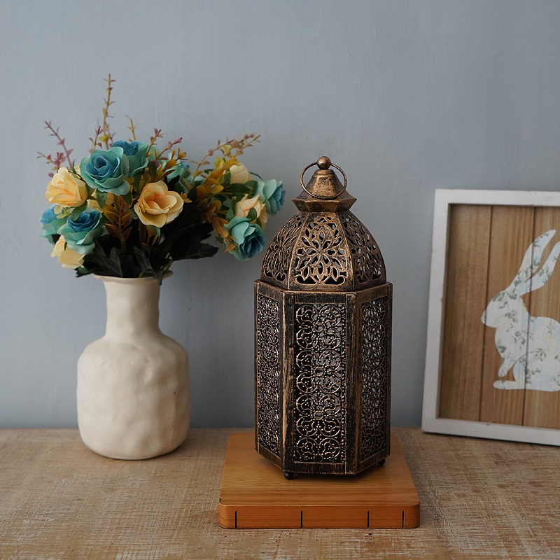Image of 1pc Exquisite Metal Candlestick Ornaments, Desktop And Hanging Decorative Lantern Candlesticks, Suitable For Atmosphere Lighting (candles Are Not Included In The Shipment)